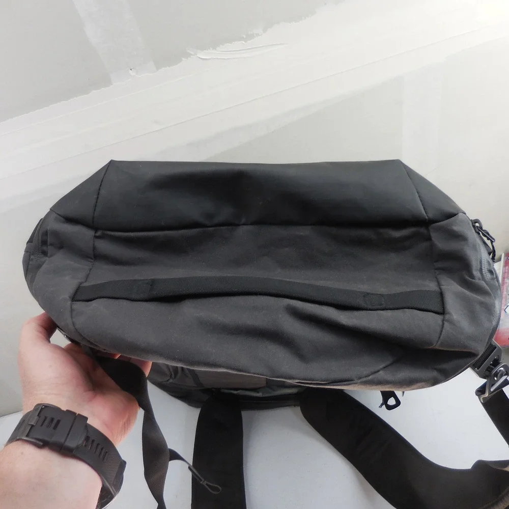 Kuhl Eskape 50L Duffle Bag Charcoal Grey Backpack Travel Gear 50 Liter